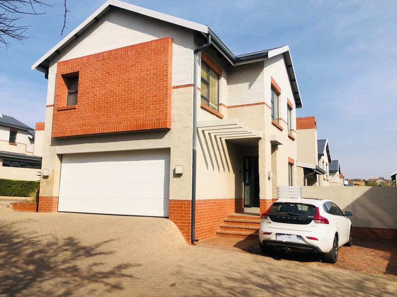 Duplex To Rent in The Hills Game Reserve Estate, Pretoria - Photo 1