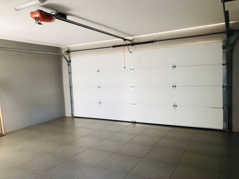 Duplex To Rent in The Hills Game Reserve Estate, Pretoria - Photo 5