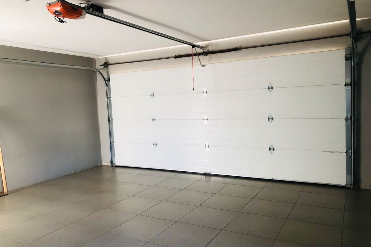 Duplex To Rent in The Hills Game Reserve Estate, Pretoria - Photo 5