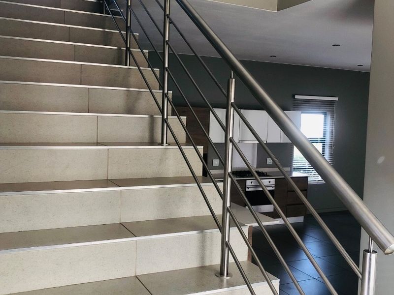 Duplex To Rent in The Hills Game Reserve Estate, Pretoria - Photo 4