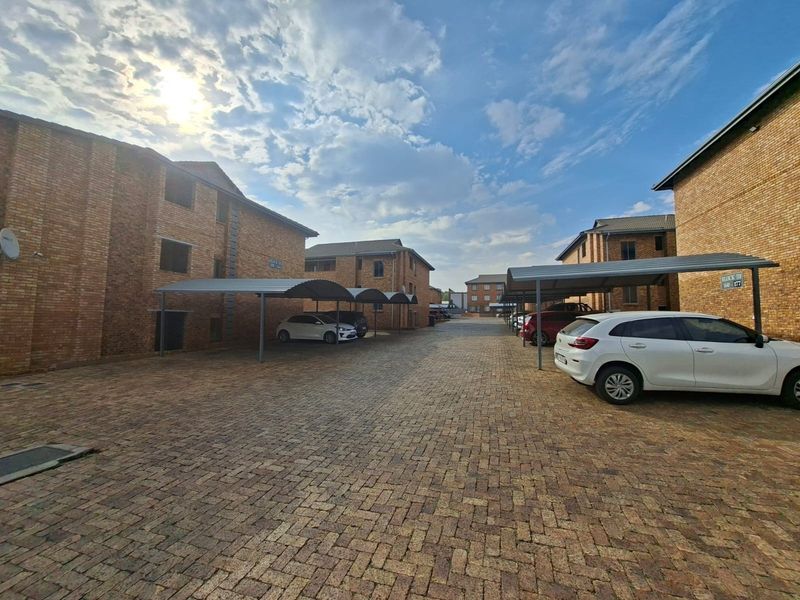 Apartment For Sale in Grand Central Midrand Gauteng - Photo 2