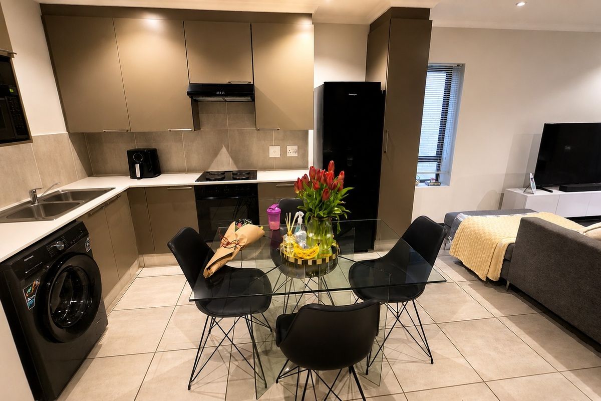 Modern Duplex in Sunninghill - Photo 4