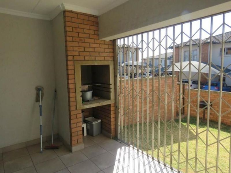 Apartment To Rent in Noordwyk, Midrand - Photo 6