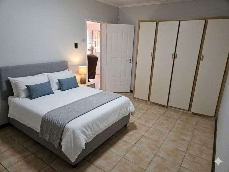 Prime Location, Endless Potential: Your Next Smart Investment or Perfect Family home in New Park - Photo 9