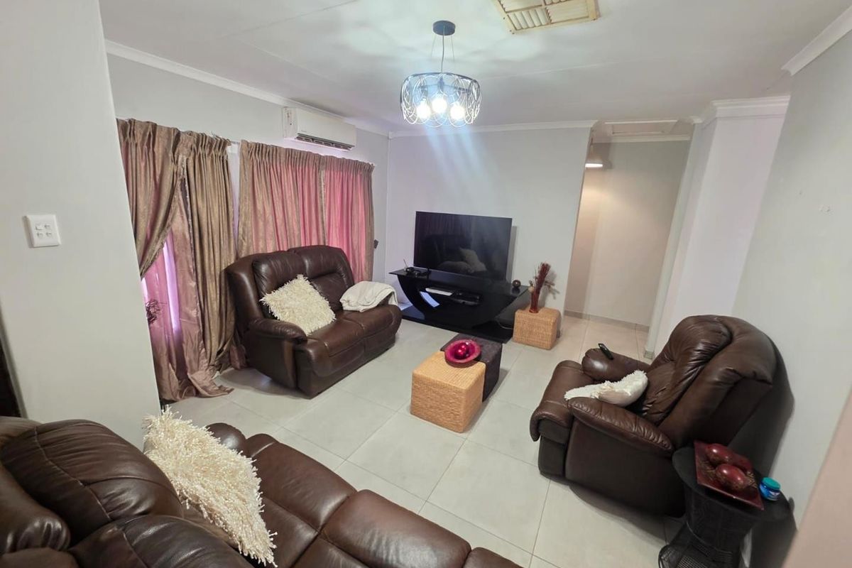 Prime Location, Endless Potential: Your Next Smart Investment or Perfect Family home in New Park - Photo 2