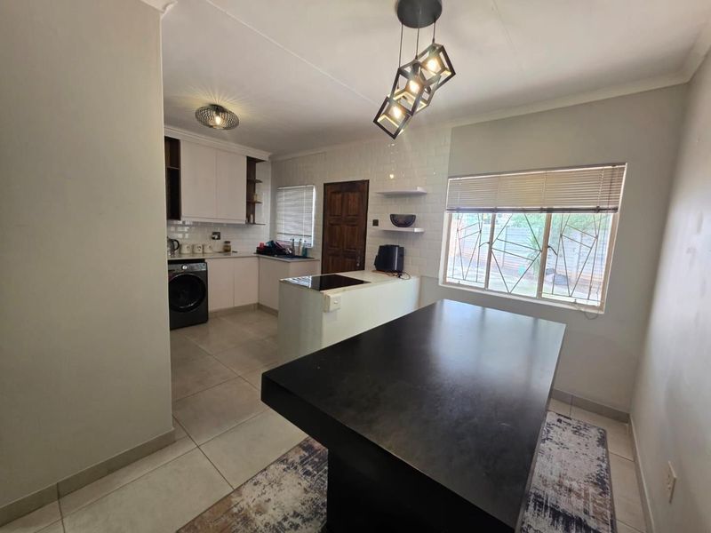 Prime Location, Endless Potential: Your Next Smart Investment or Perfect Family home in New Park - Photo 8