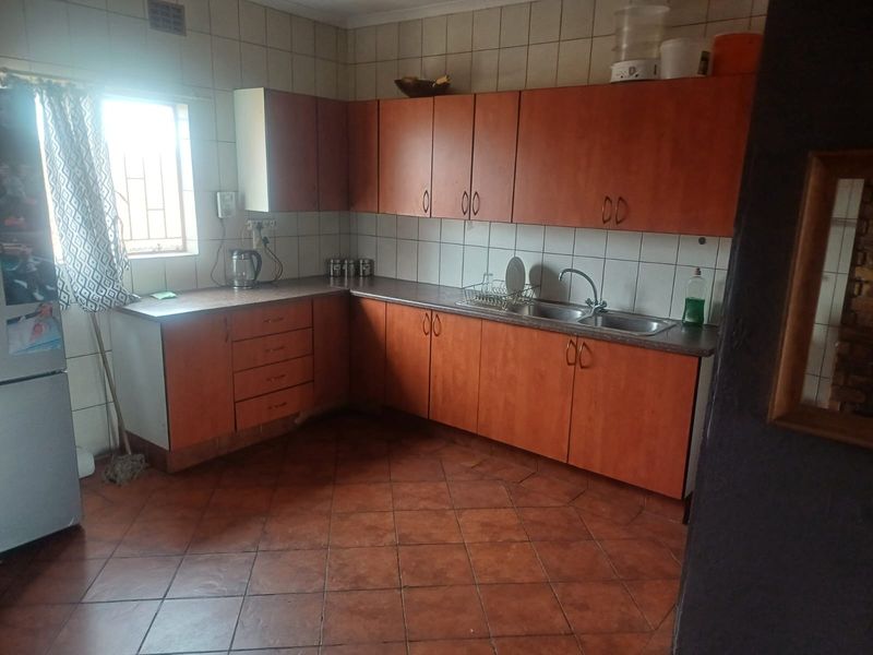 PRICED TO SELL!!!!! Townhouse For Sale in Ravensklip, Boksburg. Don't miss out!! - Photo 8