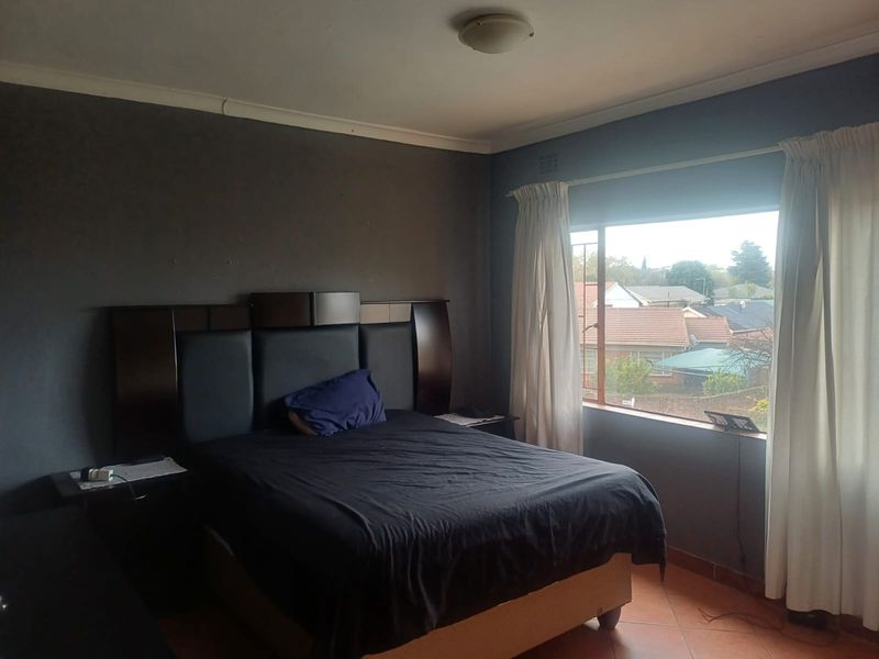 PRICED TO SELL!!!!! Townhouse For Sale in Ravensklip, Boksburg. Don't miss out!! - Photo 1