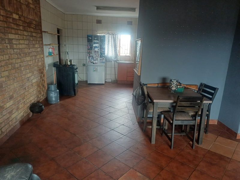 PRICED TO SELL!!!!! Townhouse For Sale in Ravensklip, Boksburg. Don't miss out!! - Photo 9