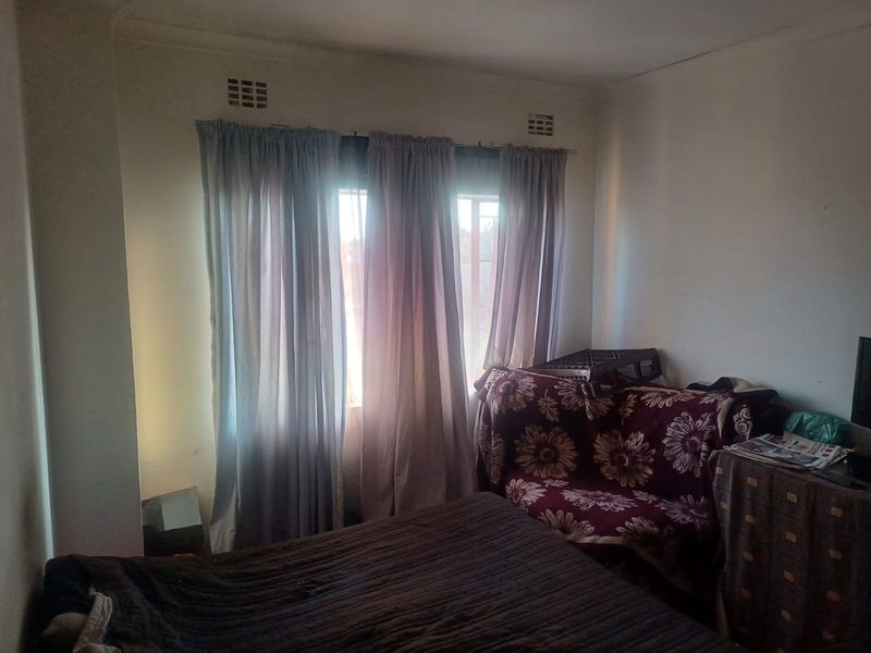 PRICED TO SELL!!!!! Townhouse For Sale in Ravensklip, Boksburg. Don't miss out!! - Photo 2