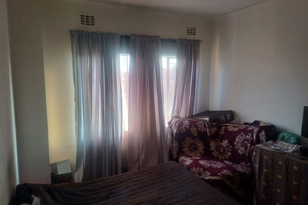 PRICED TO SELL!!!!! Townhouse For Sale in Ravensklip, Boksburg. Don't miss out!! - Photo 2