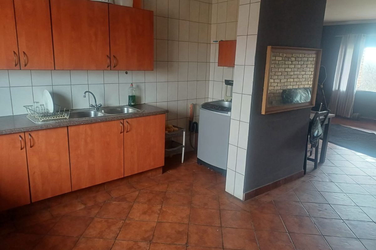 PRICED TO SELL!!!!! Townhouse For Sale in Ravensklip, Boksburg. Don't miss out!! - Photo 4