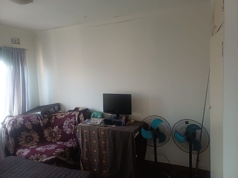 PRICED TO SELL!!!!! Townhouse For Sale in Ravensklip, Boksburg. Don't miss out!! - Photo 3