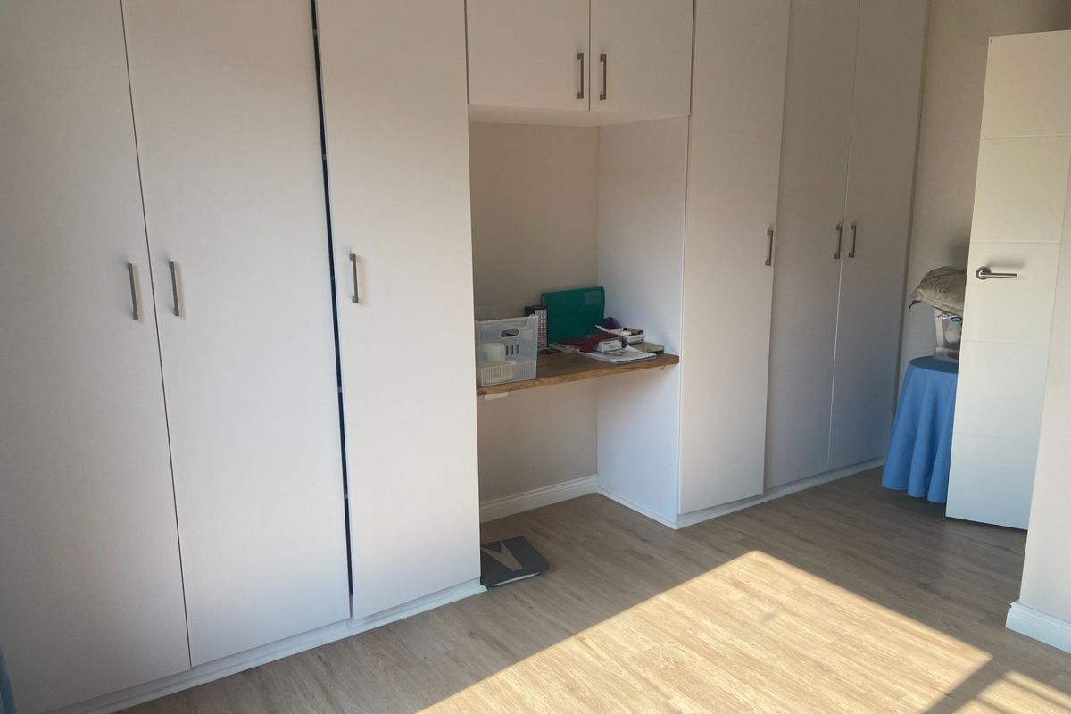 RETIREMENT SIMPLEX UNIT in Hennops Retirement Village- TWO BEDROOM, ONE BATHROOM, ONE GARAGE - Photo 4