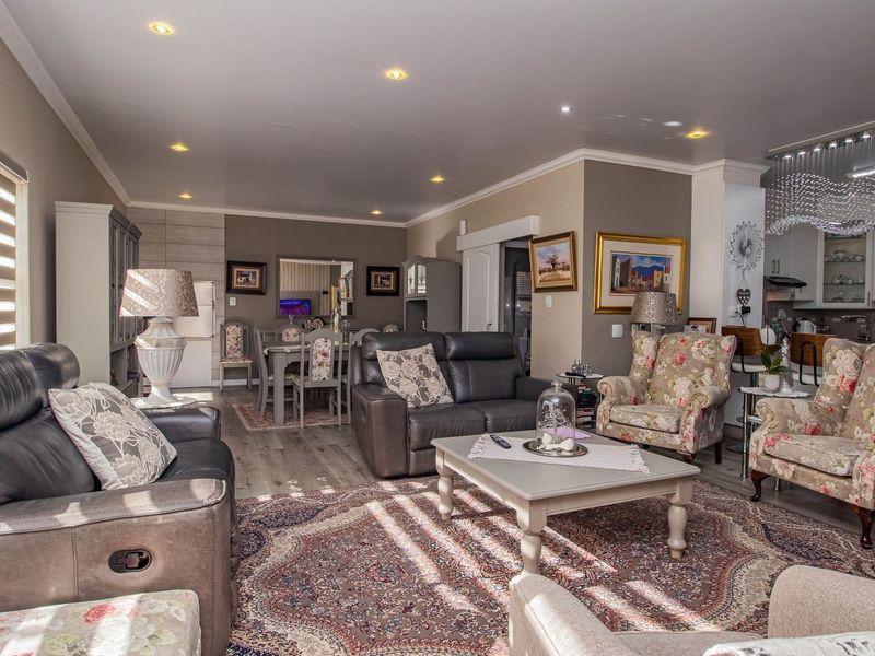 Secure, Comfortable Retirement Living in Mossel Bay-One-Level - Photo 8