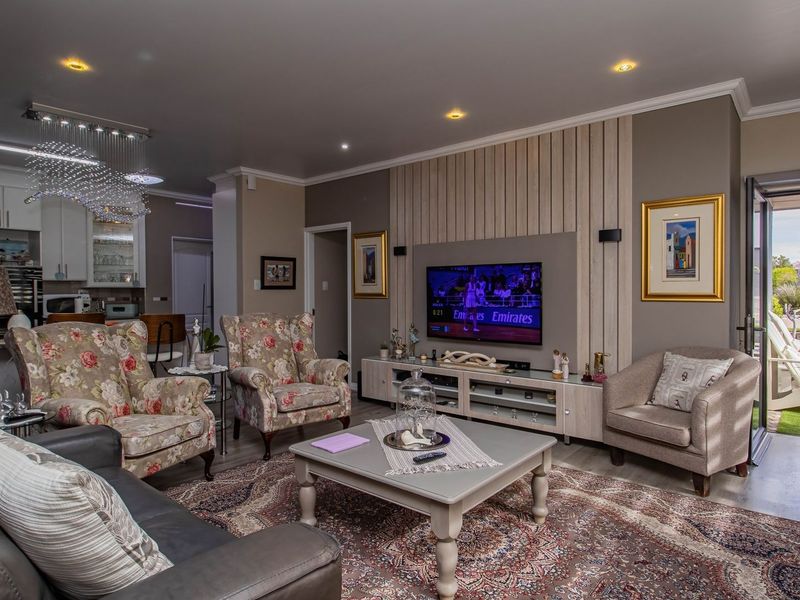 Secure, Comfortable Retirement Living in Mossel Bay-One-Level - Photo 7