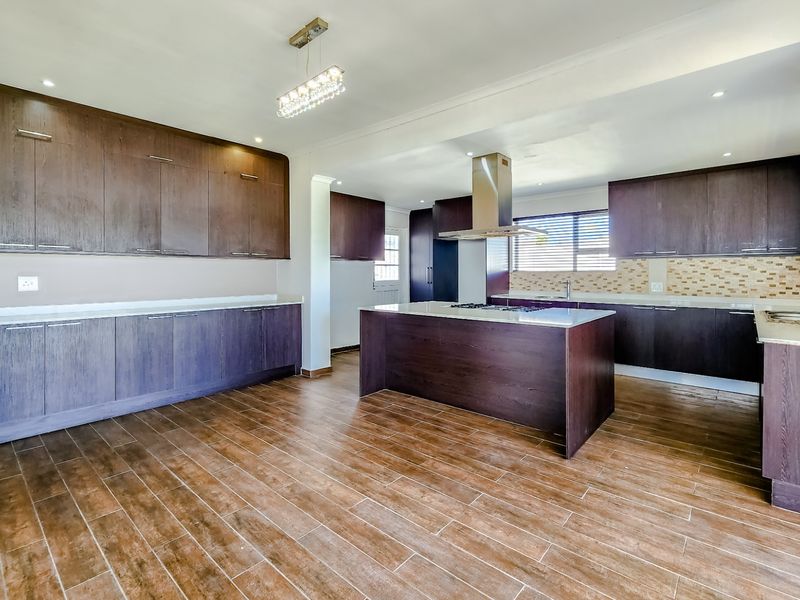 Residential living or Professional practice opportunity in Oakglen, Bellville - Photo 4