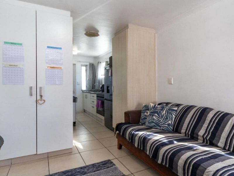 Bachelor Apartment for Sale in Piano Factory, Wellington - Photo 2