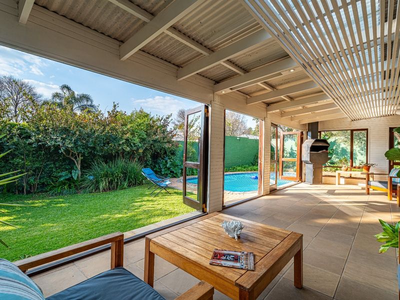 Charming Double Stand Home and Cottage in Prime Parkhurst Location - Photo 2