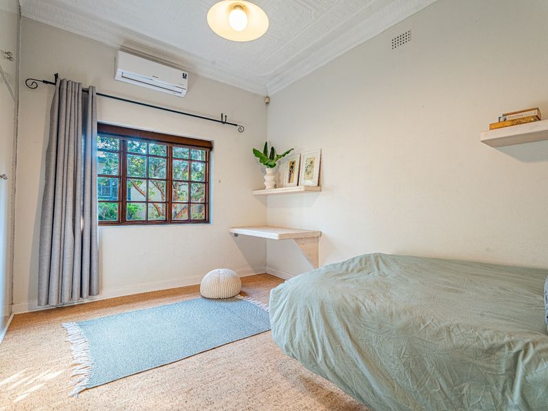 Charming Double Stand Home and Cottage in Prime Parkhurst Location - Photo 10