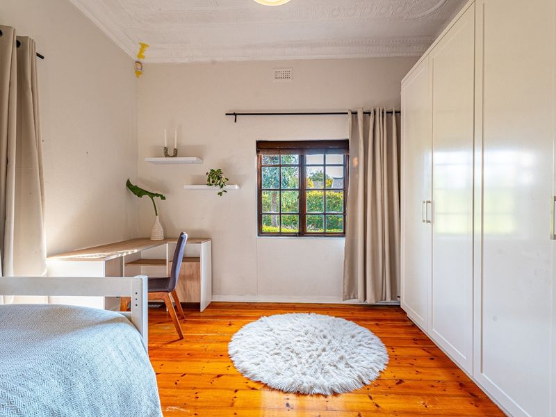 Charming Double Stand Home and Cottage in Prime Parkhurst Location - Photo 9