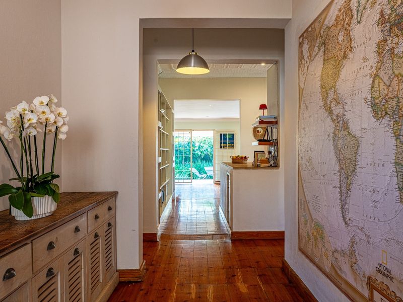 Charming Double Stand Home and Cottage in Prime Parkhurst Location - Photo 4