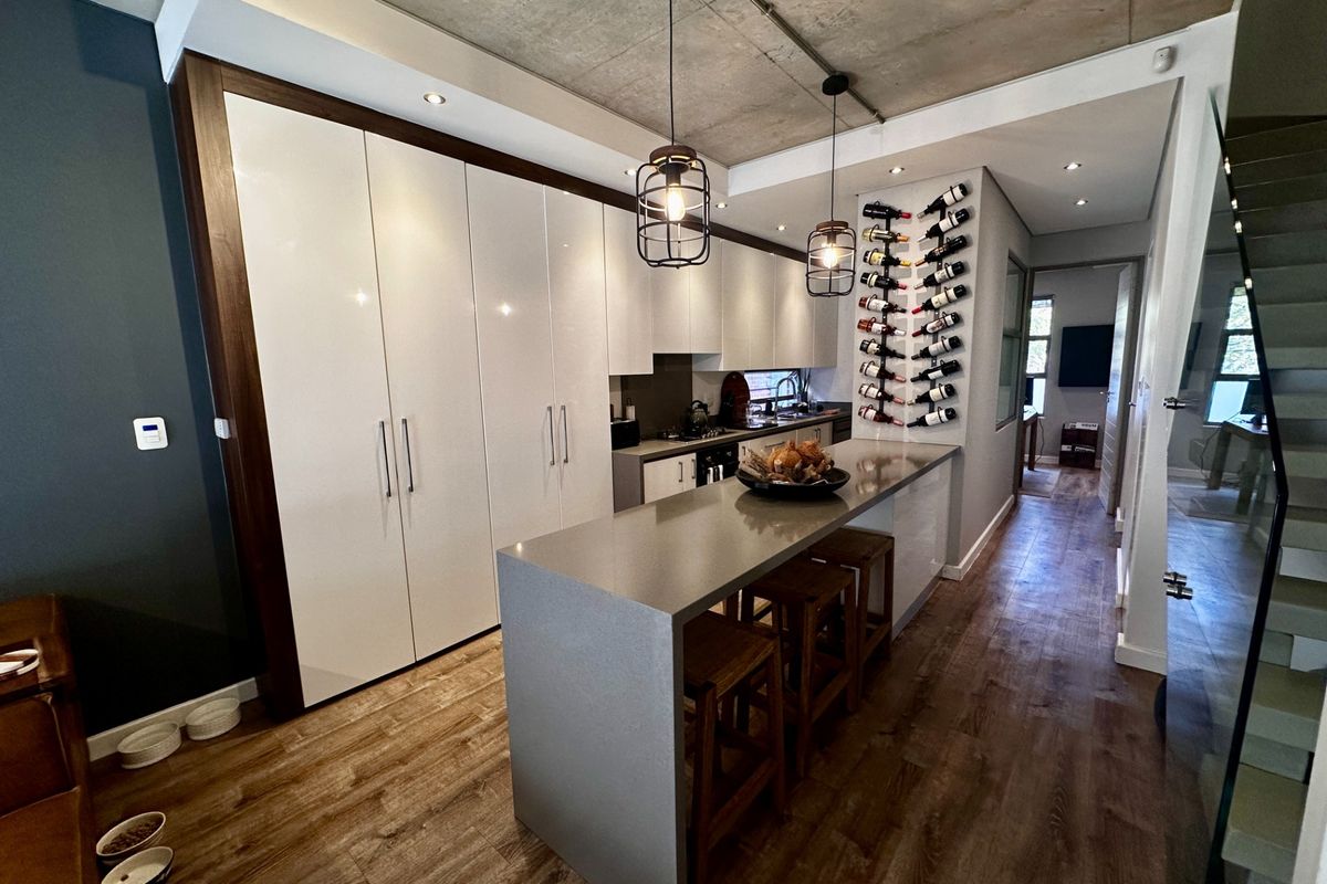 Townhouse For Sale in Lynnwood, Pretoria - Photo 3