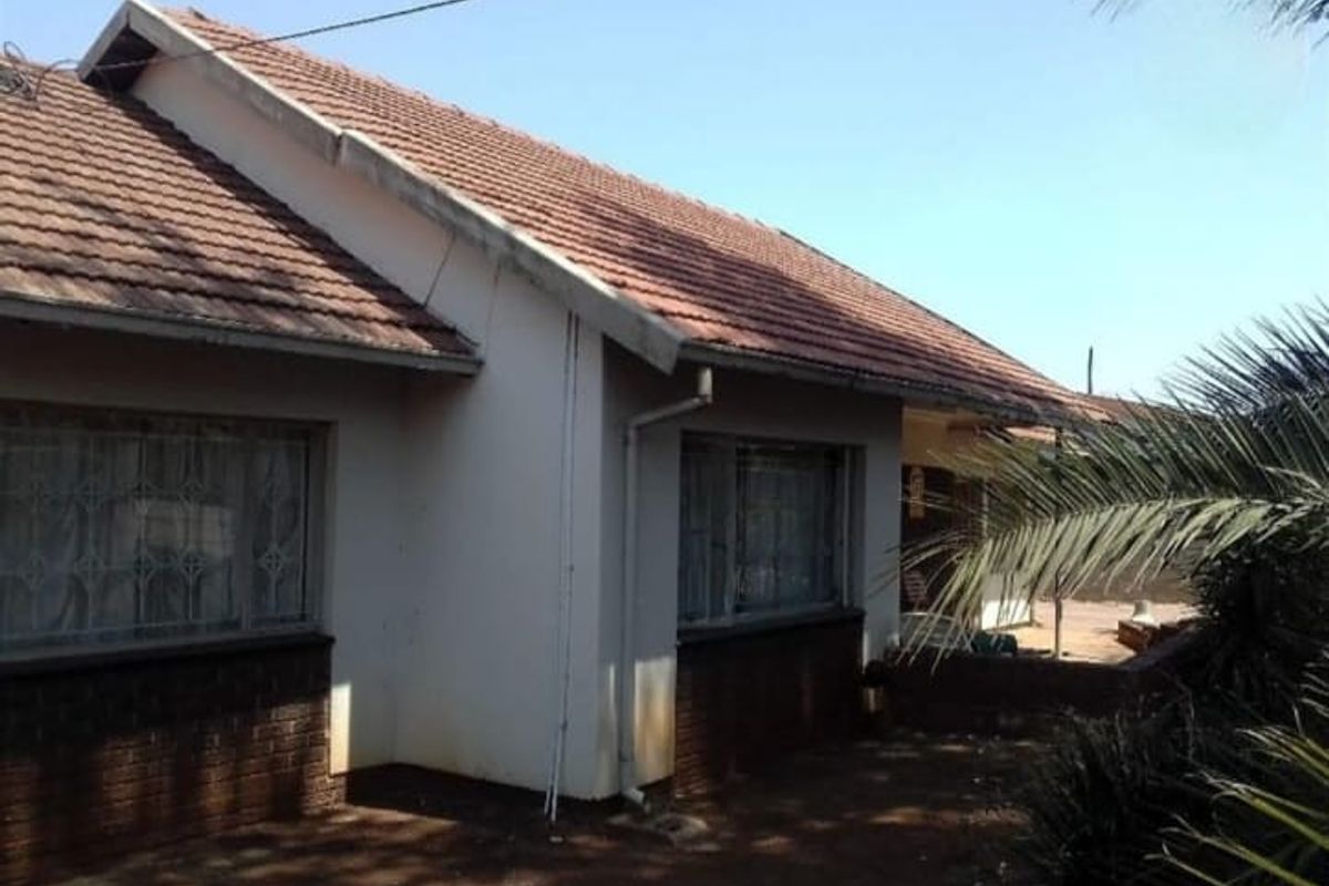 House For Sale in Silverton, Pretoria - Photo 2