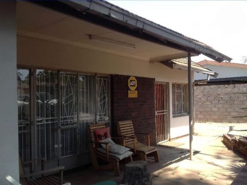 House For Sale in Silverton, Pretoria - Photo 3