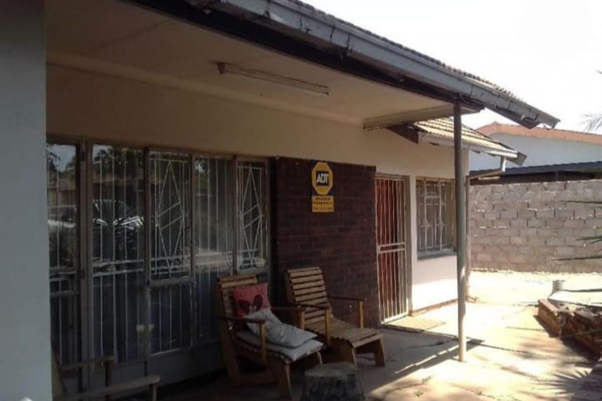House For Sale in Silverton, Pretoria - Photo 3