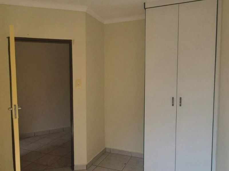 Apartment To Rent in Rustenburg, North West - Photo 9