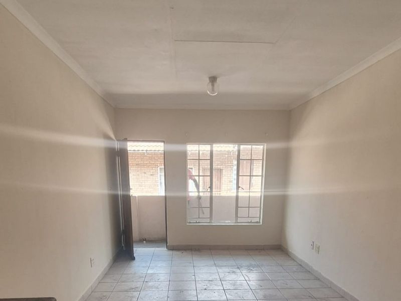 Apartment To Rent in Rustenburg, North West - Photo 4