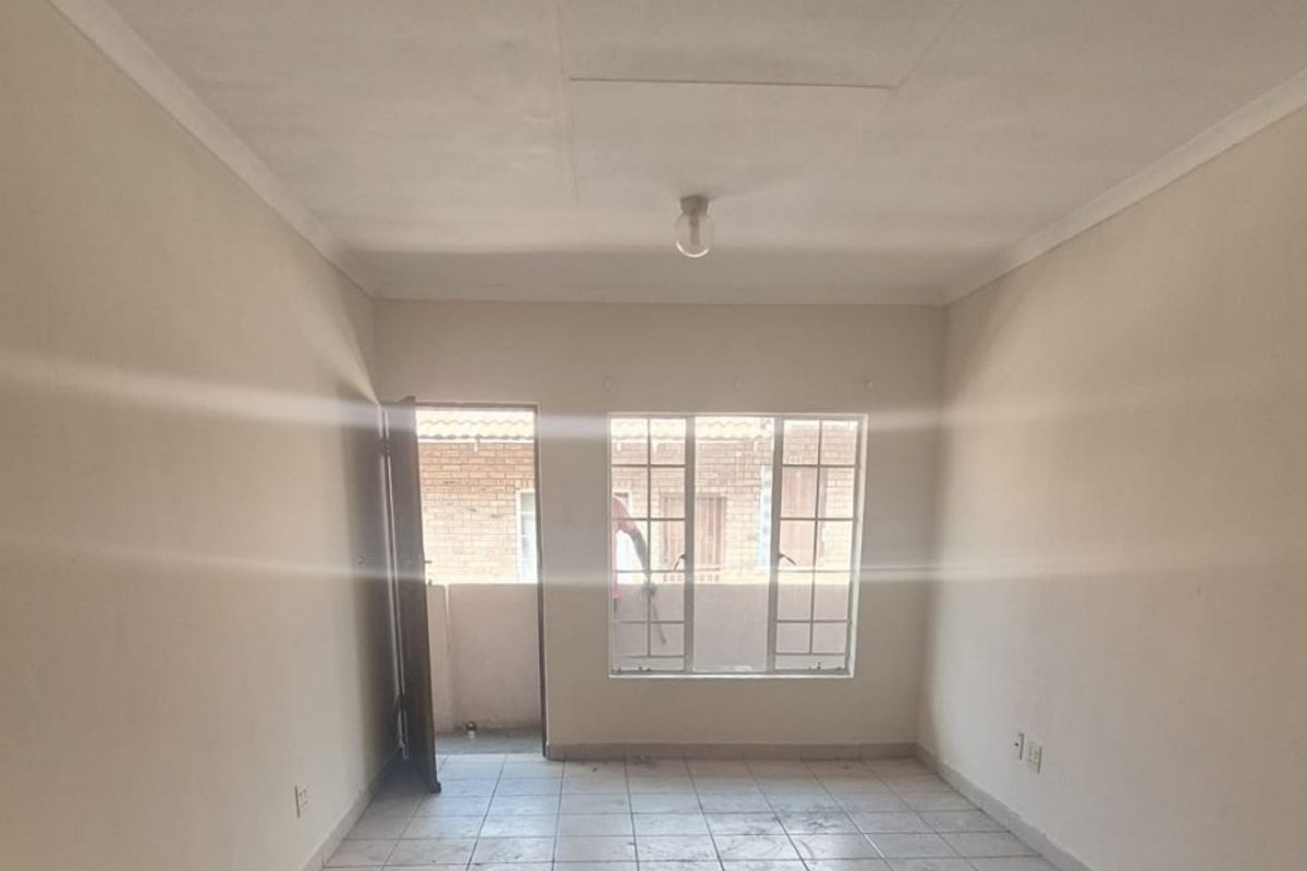 Apartment To Rent in Rustenburg, North West - Photo 4