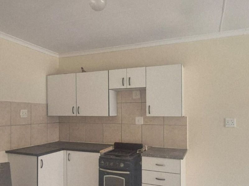 Apartment To Rent in Rustenburg, North West - Photo 2