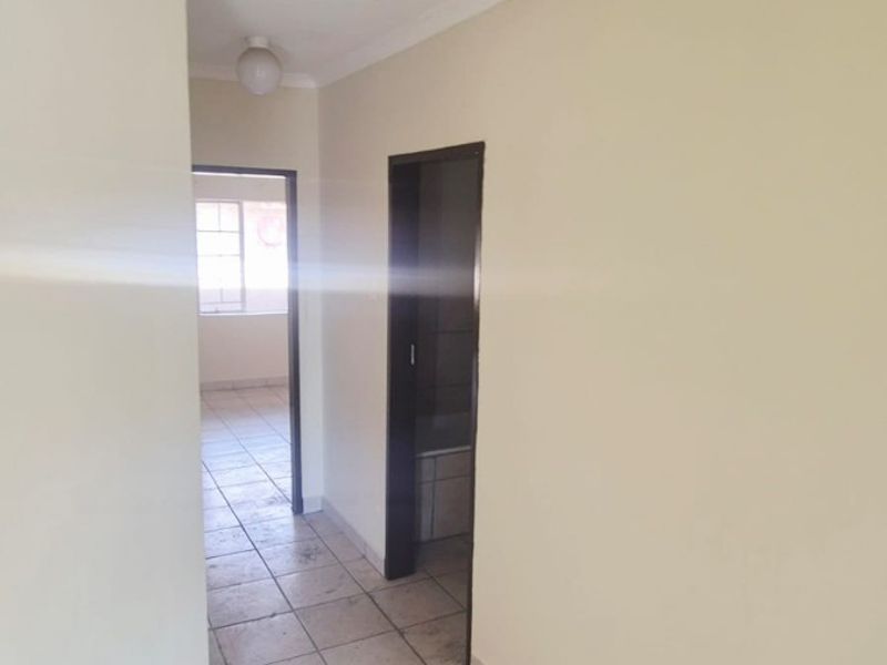 Apartment To Rent in Rustenburg, North West - Photo 5