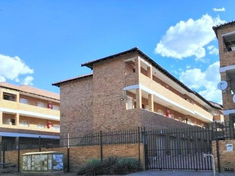 Apartment To Rent in Rustenburg, North West - Photo 1