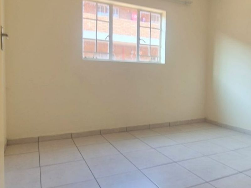 Apartment To Rent in Rustenburg, North West - Photo 9