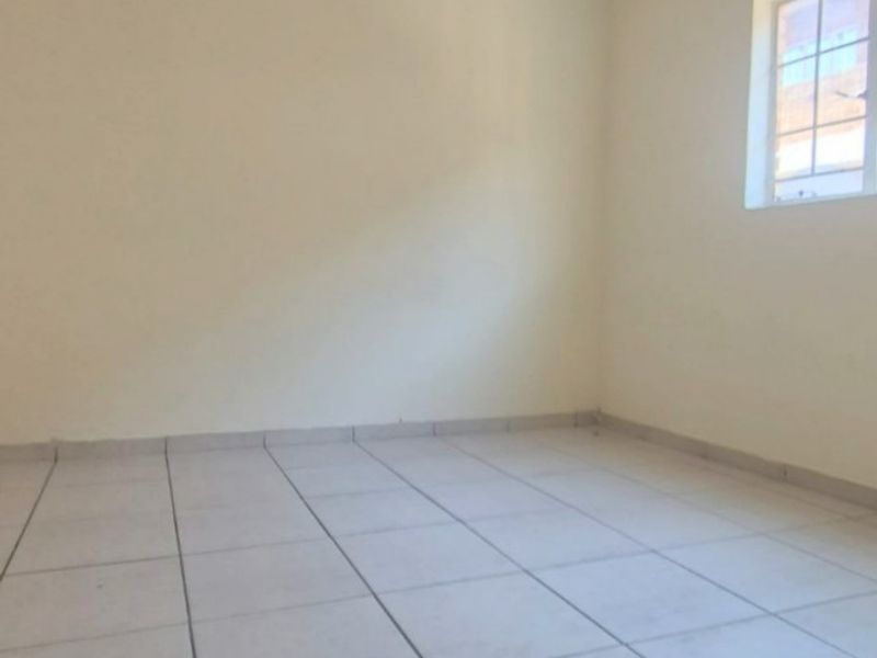 Apartment To Rent in Rustenburg, North West - Photo 8