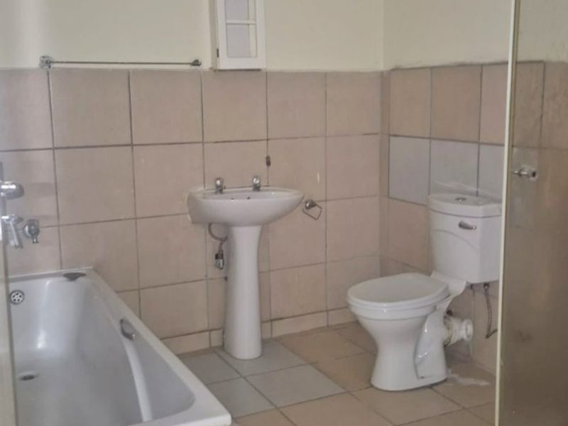 Apartment To Rent in Rustenburg, North West - Photo 5
