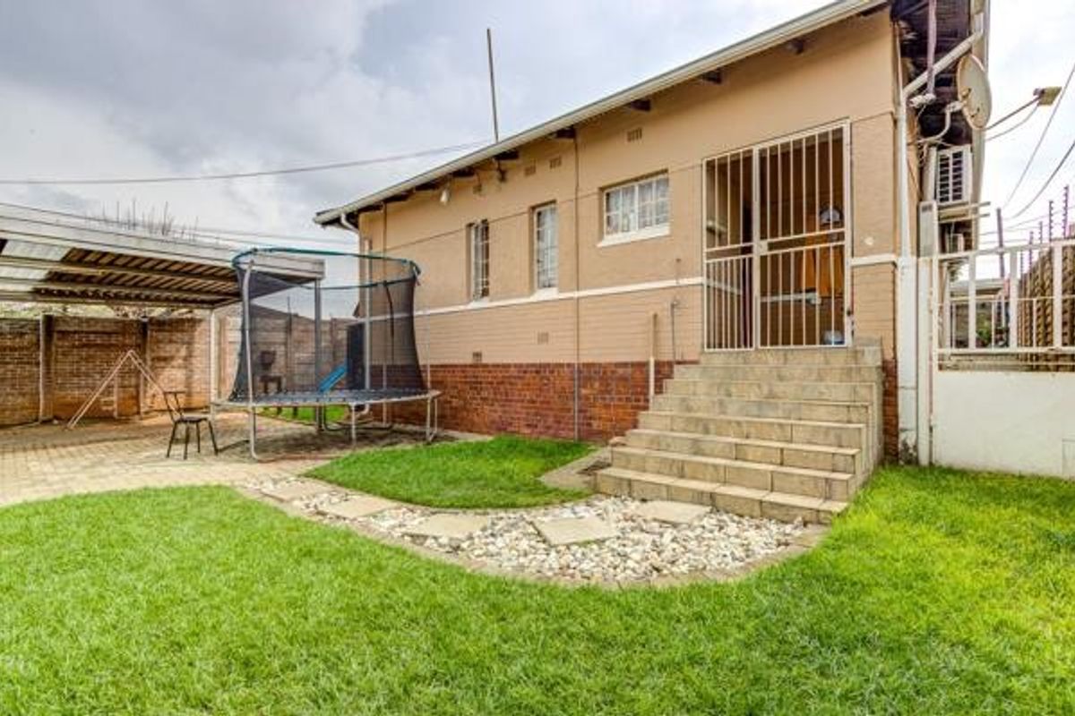 Spacious Family Home with Flatlet in Gerdview - Photo 3