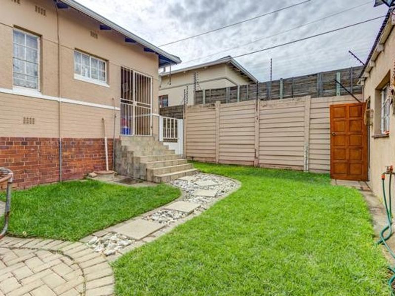 Spacious Family Home with Flatlet in Gerdview - Photo 8