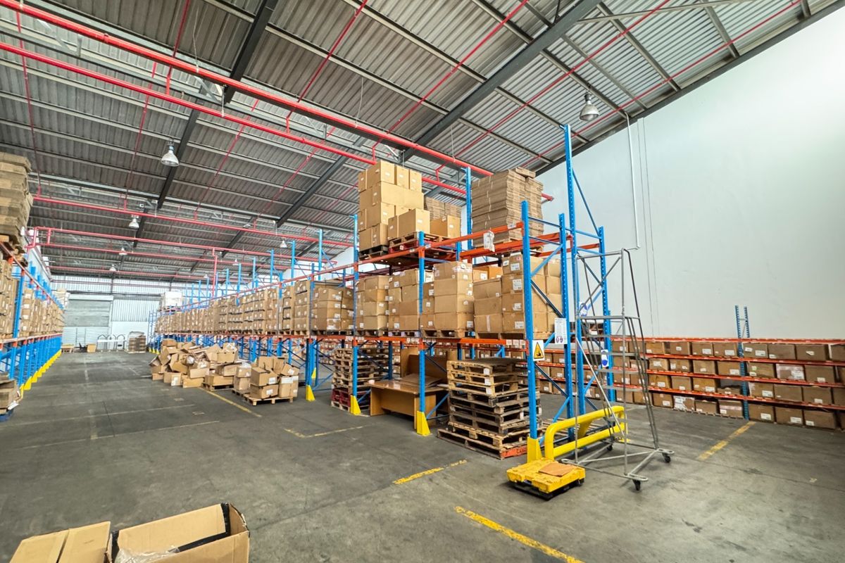 5,552m2  | Neat and Secure Industrial Warehouse To Let in Epping Industrial, Cape Town - Photo 4