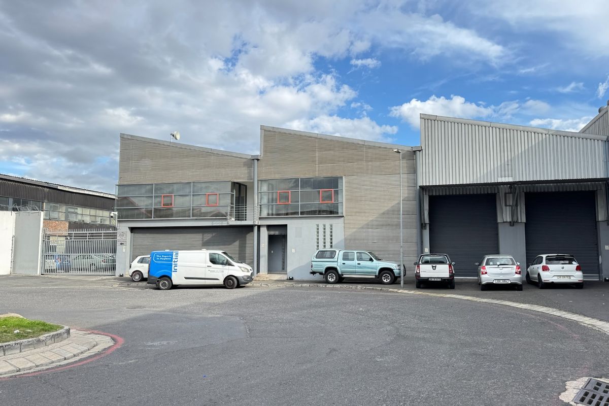 5,552m2  | Neat and Secure Industrial Warehouse To Let in Epping Industrial, Cape Town - Photo 2