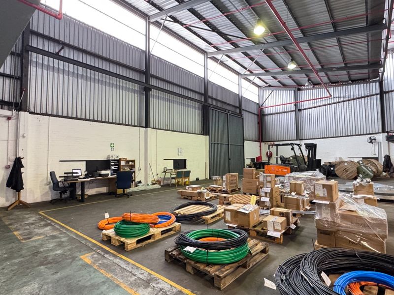 5,552m2  | Neat and Secure Industrial Warehouse To Let in Epping Industrial, Cape Town - Photo 10