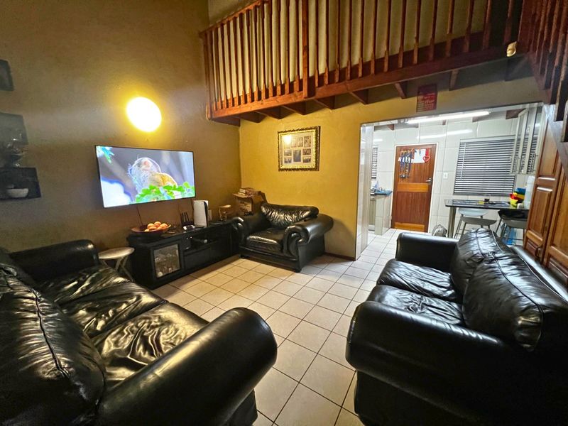 4 Bedroom House For Sale in Celtisdal, Centurion - Photo 8