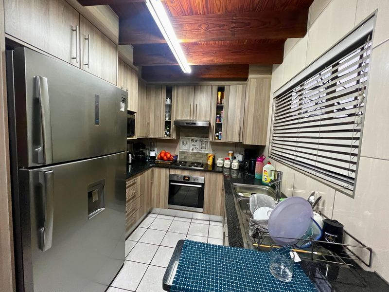 4 Bedroom House For Sale in Celtisdal, Centurion - Photo 3