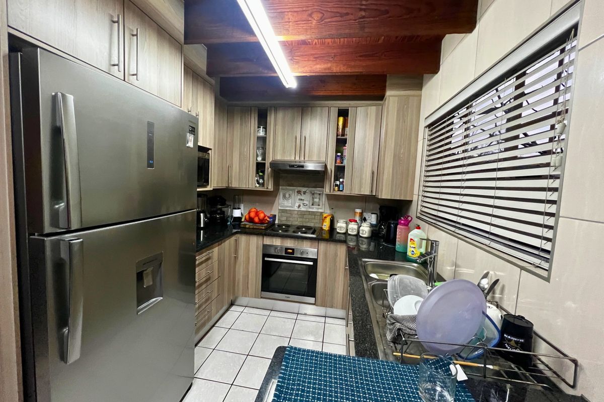 4 Bedroom House For Sale in Celtisdal, Centurion - Photo 3