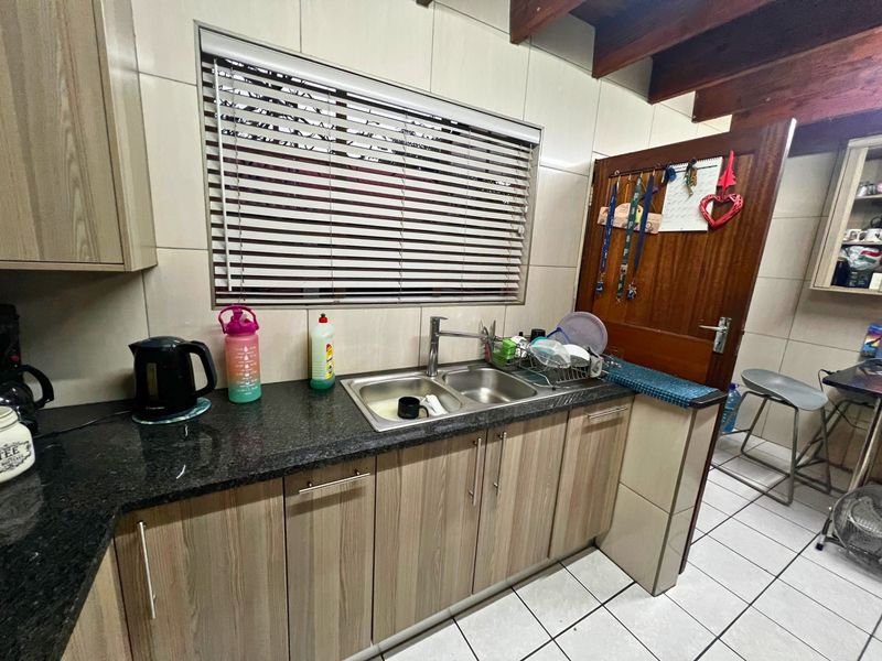4 Bedroom House For Sale in Celtisdal, Centurion - Photo 4