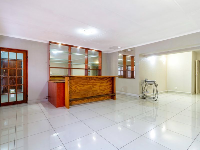 Potential plus Potential is what we see in this spacious 6 bedroom house, priced to sell. - Photo 8