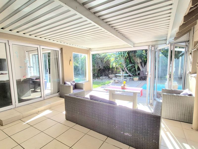 Rare 818m2 Opportunity in Pinelands with Huge Backyard - Photo 5